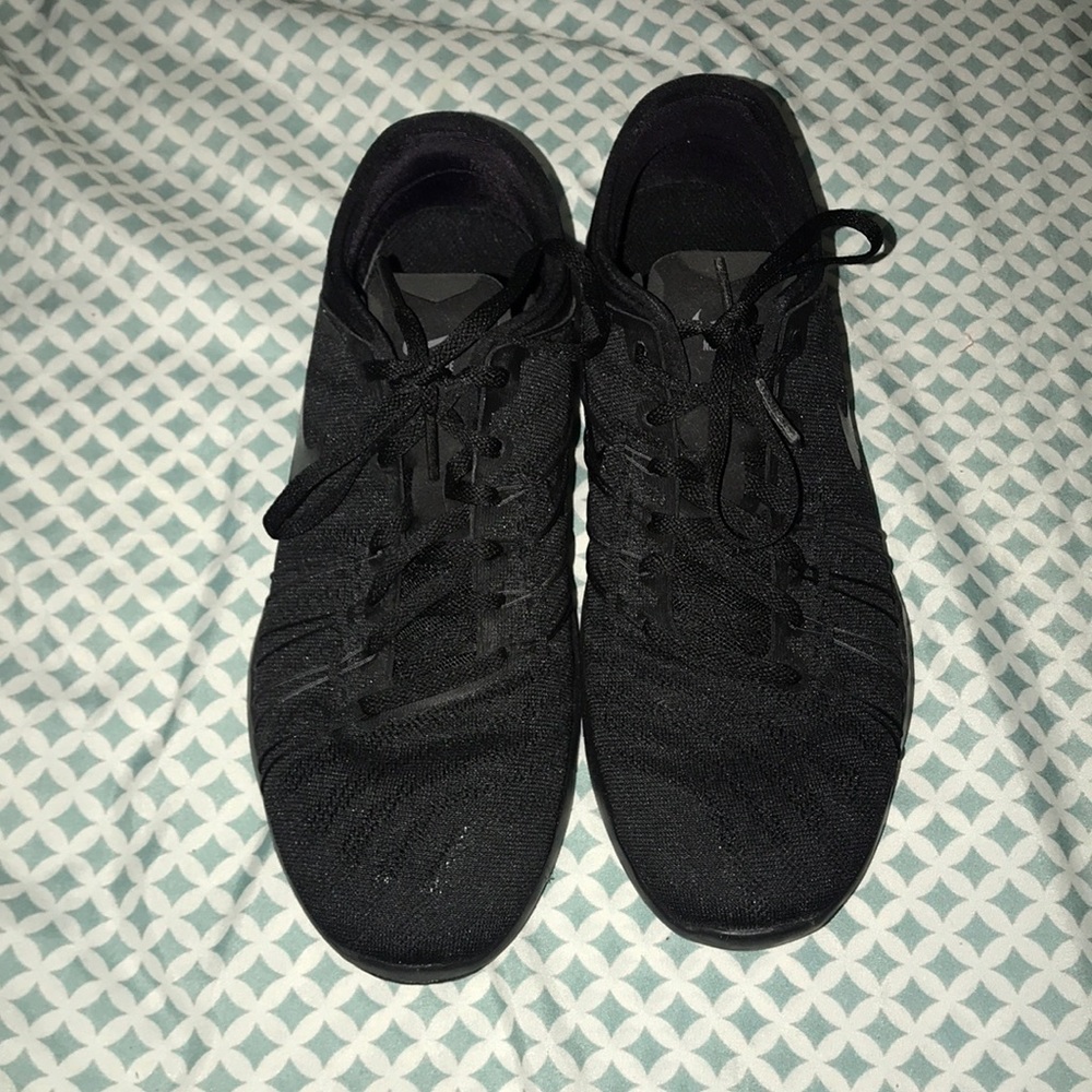 Women’s 7.5 Nike Free TR 6